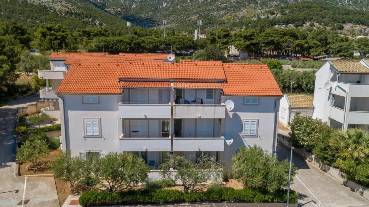 Golden Cape Apartments Bol Exterior photo